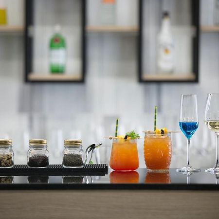 Zealax Hotel & Residence Yangon Luaran gambar