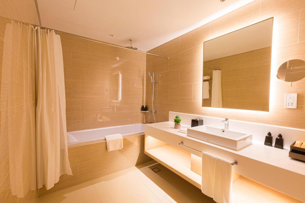 Zealax Hotel & Residence Yangon Luaran gambar